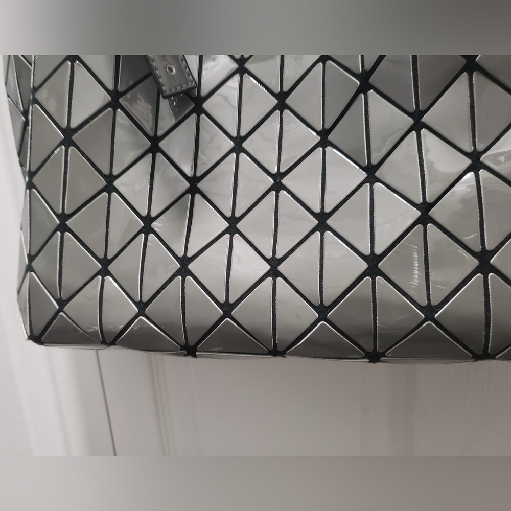 Metallic Geometry Bag - Picture 13 of 16
